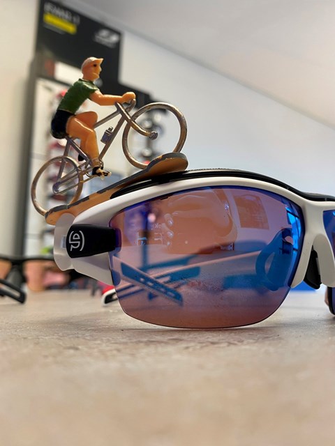 Sportbril Evil Eye met fietser